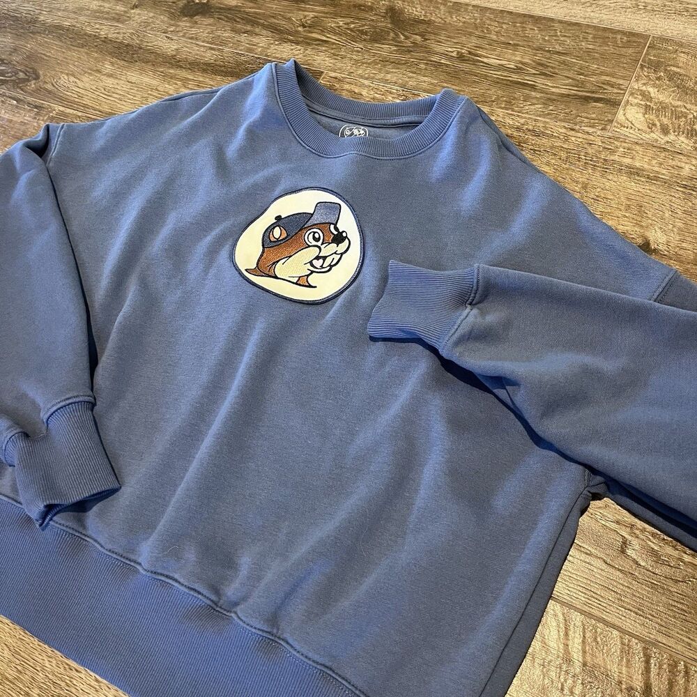 Buc-ee’s Sweatshirt Womens L Blue Long Sleeve Fleece Pullover Cozy Crop Oversize